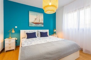 2 slaapkamers, een strijkplank/strijkijzer, reisbedje, gratis wifi