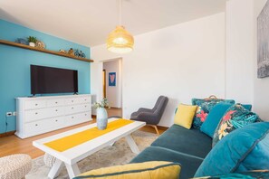 Télévision, cheminée