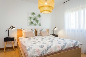 2 chambres, fer et planche à repasser, lit parapluie, Wi-Fi gratuit