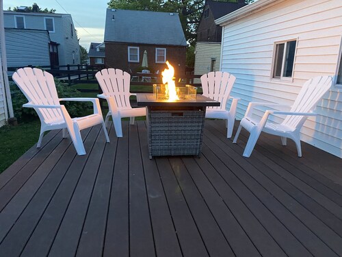 5 minutes from major highways, close to EVERYTHNIG!