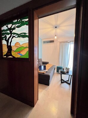 Smart TV - VITRO ART HOUSE - The apartment is located in the heart of Chania (Χανιά)