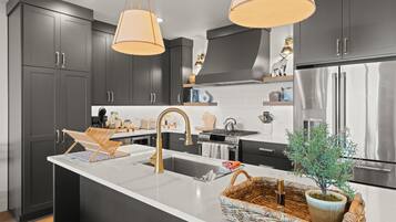 Refrigerador, microondas, horno, placa de cocina