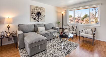 Comfortable duplex with enclosed back yard, WiFi, firepit, & great location