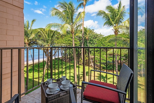 Ocean view from the lanai.