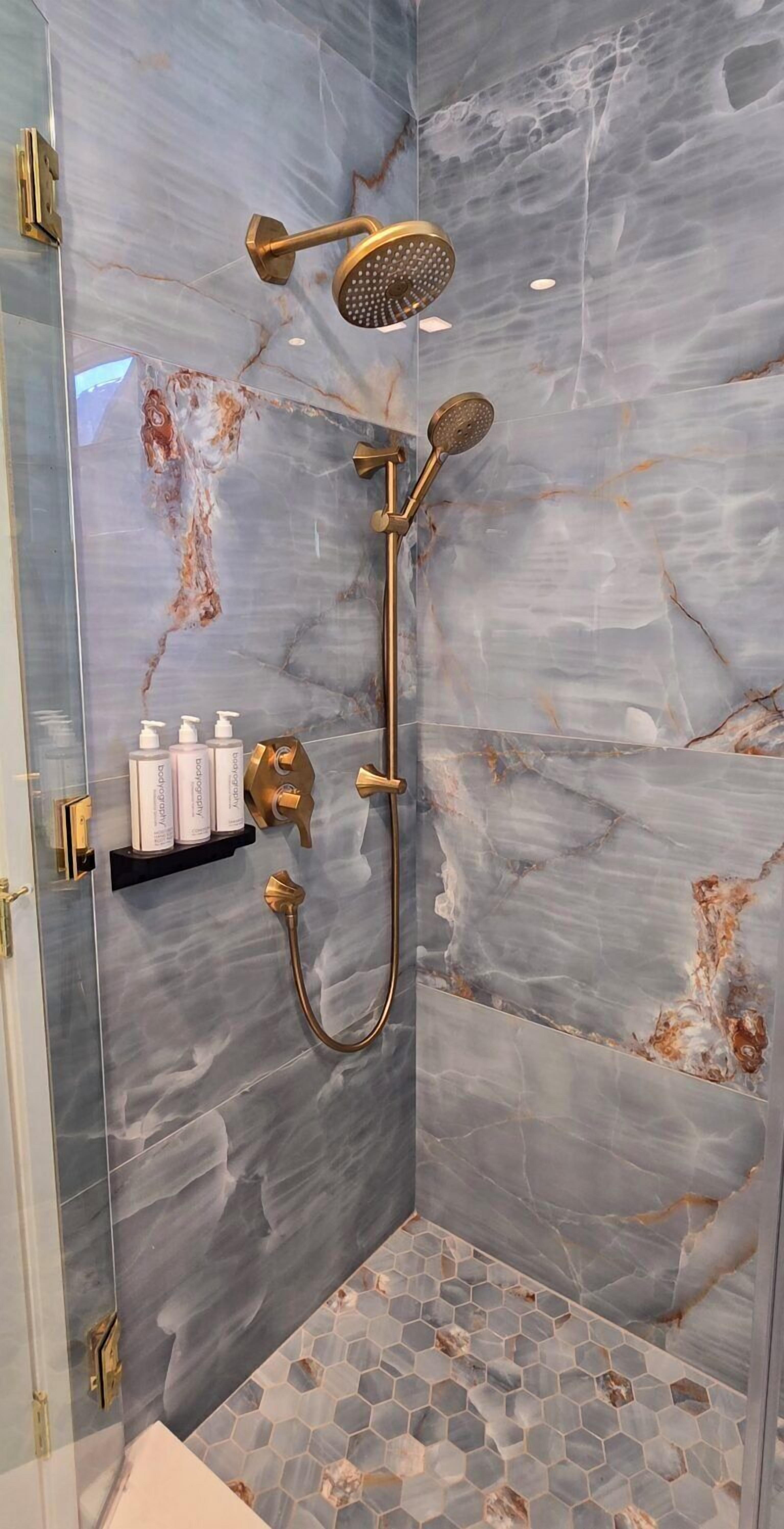 ของใช้ในห้องน้ำฟรี, ไดร์เป่าผม, ผ้าเช็ดตัว, สบู่