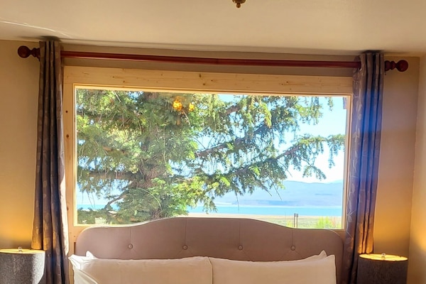 Lake View | Iron/ironing board, free WiFi, bed sheets