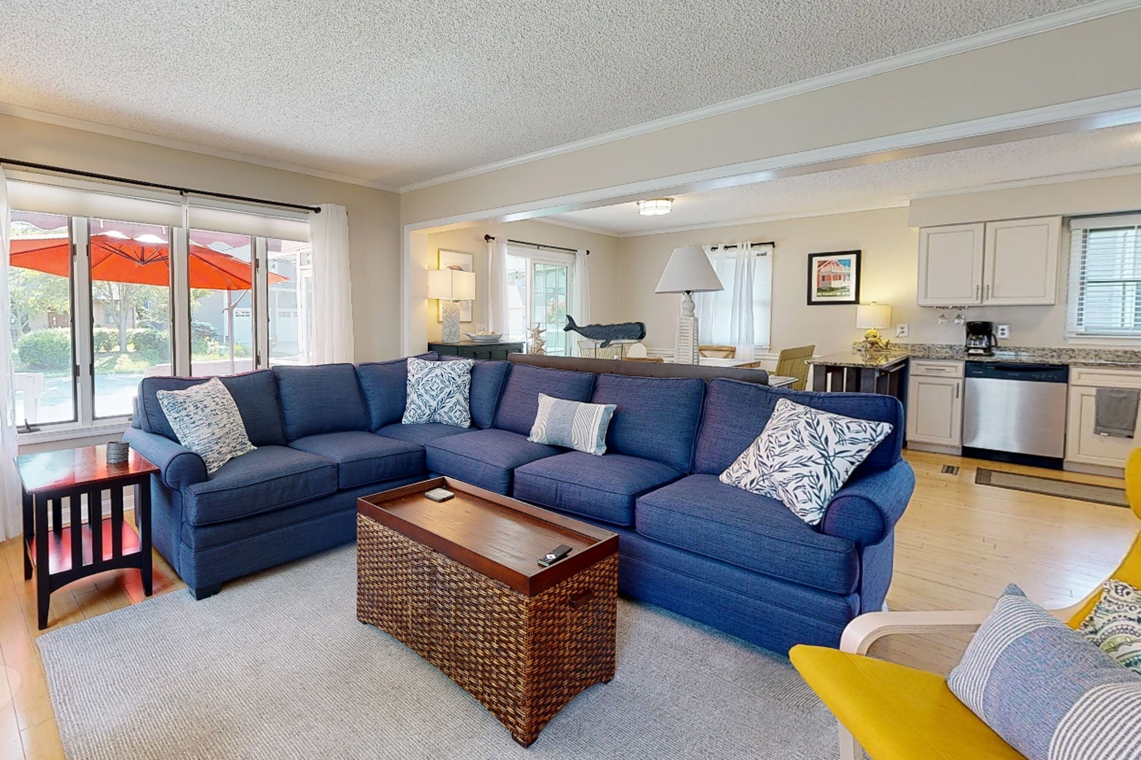Bright Turtle Walk escape near the beach & town with screened porch, grill & AC
