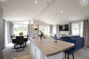 Luxury Apartment, Ensuite | Interior - Hollicarrs - Lilypad Lodge (York)