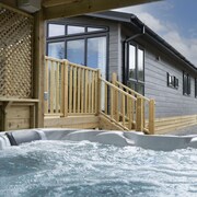 Hollicarrs - Lilypad Lodge