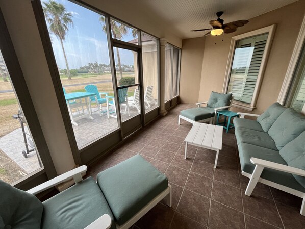 Televisión, oficina