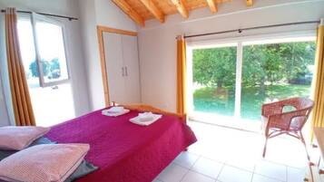 2 habitaciones, tabla de planchar con plancha, cuna de viaje y wifi