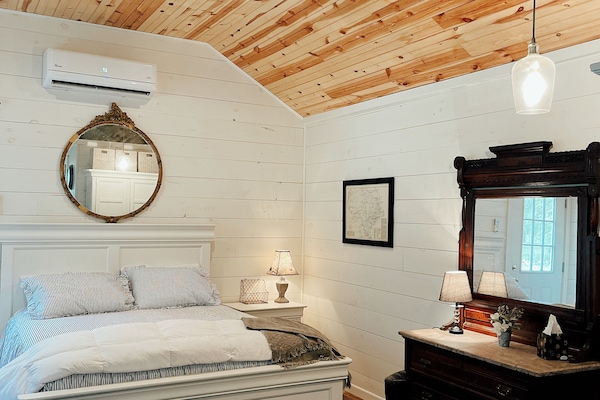 1 dormitori, escriptori, planxa i posts de planxar i wifi gratuïta