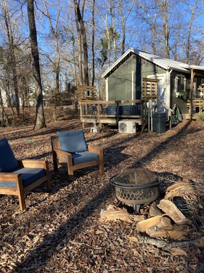 المنطقة المحيطة بالمنشأة