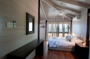 4 habitaciones, tabla de planchar con plancha, wifi y ropa de cama