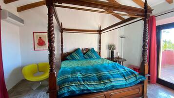 3 bedrooms, desk, free WiFi, bed sheets