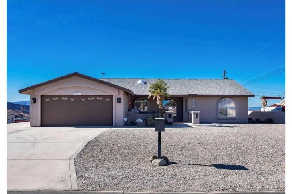 5 min to New Riviera Launch Ramp Peaceful Southside Home