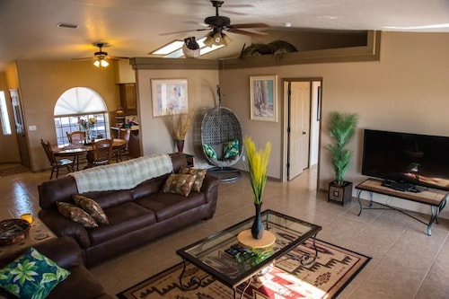 Peaceful Southside Home 2026 Snowbirds Welcome