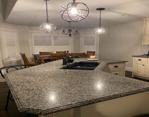 Dining - Cheerful, spacious, sunny & comfy 4-bdrm home (Rock Springs)