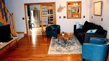 Téléviseur connecté, table de baby-foot