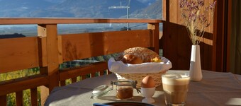 Quietly located vacation apartment with a view of the Merano basin