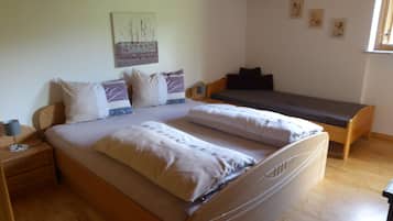 1 Schlafzimmer, Zimmersafe, Bügeleisen/Bügelbrett, Reisekinderbett