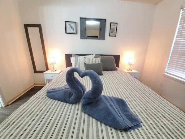 2 bedrooms, iron/ironing board, free WiFi, bed sheets