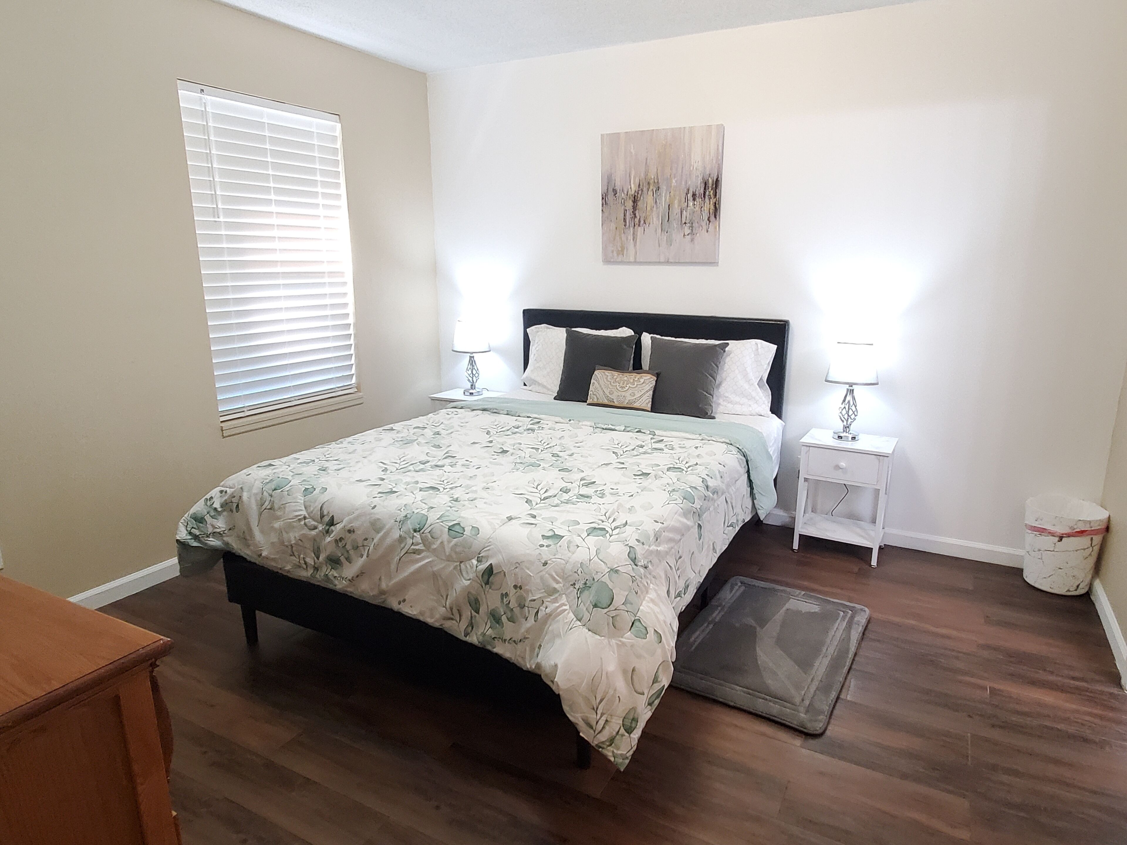 2 chambres, fer et planche à repasser, Wi-Fi gratuit, draps fournis