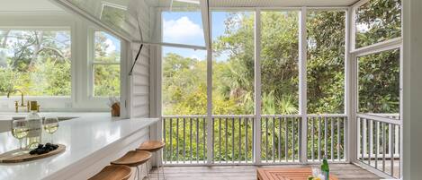 المنشأة من الداخل