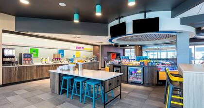 Tru by Hilton Port St. Lucie Tradition