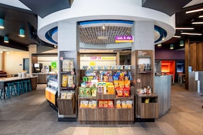 Snack bar - Tru by Hilton Port St. Lucie Tradition (Port Saint Lucie)