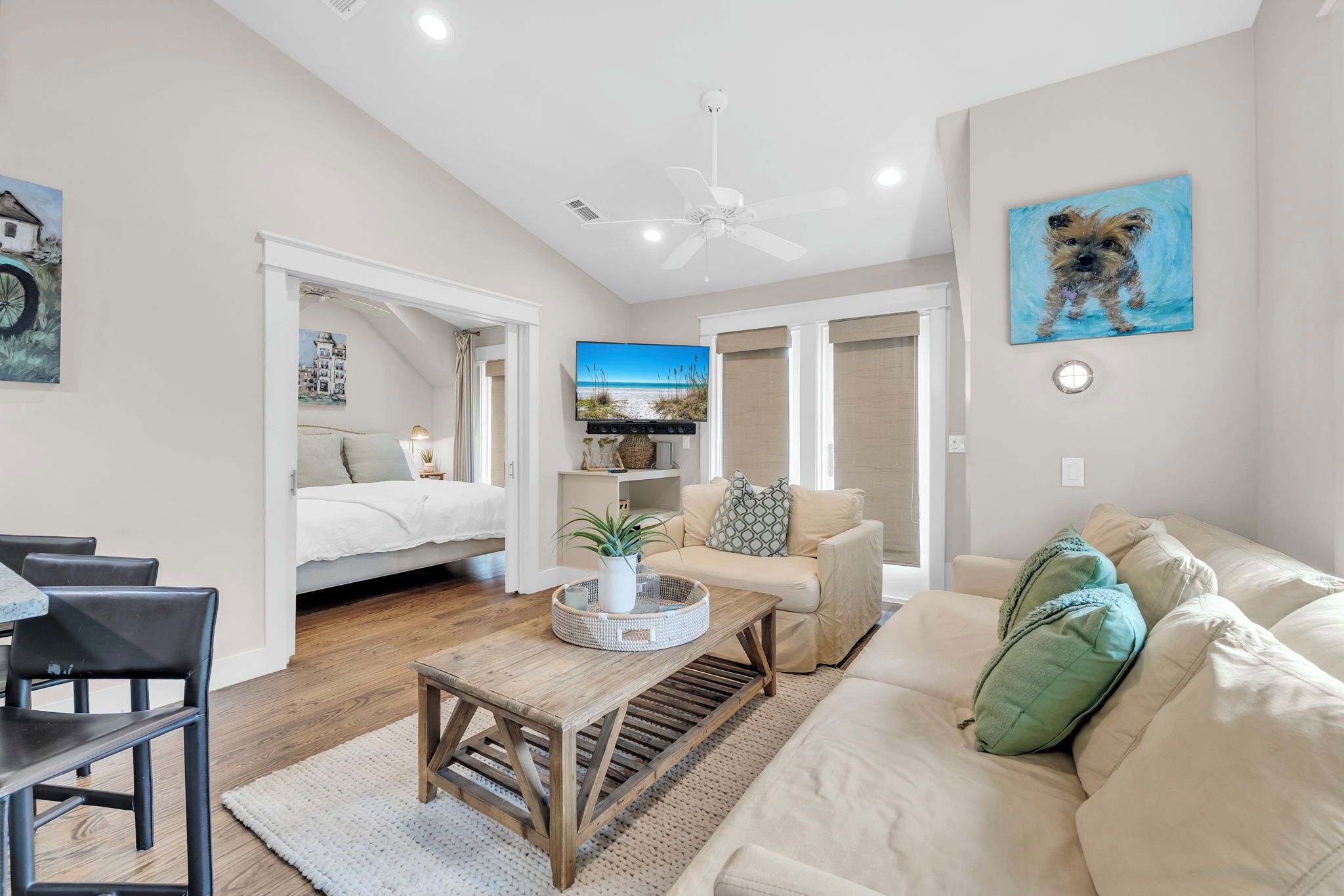 Smart TV, fireplace, stereo