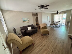 Smart TV, books - Cute Vacation home In the heart of Venice  (Venice)