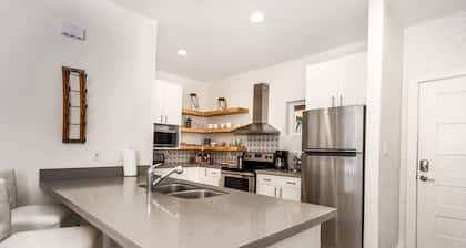 PROMO 10% WEEKLY/15% MONTHLY
Townhouse birdwatching SP Island and Mexico Apt. B