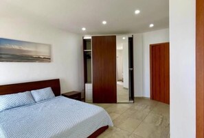 3 Schlafzimmer, Bügeleisen/Bügelbrett, kostenloses WLAN, Bettwäsche