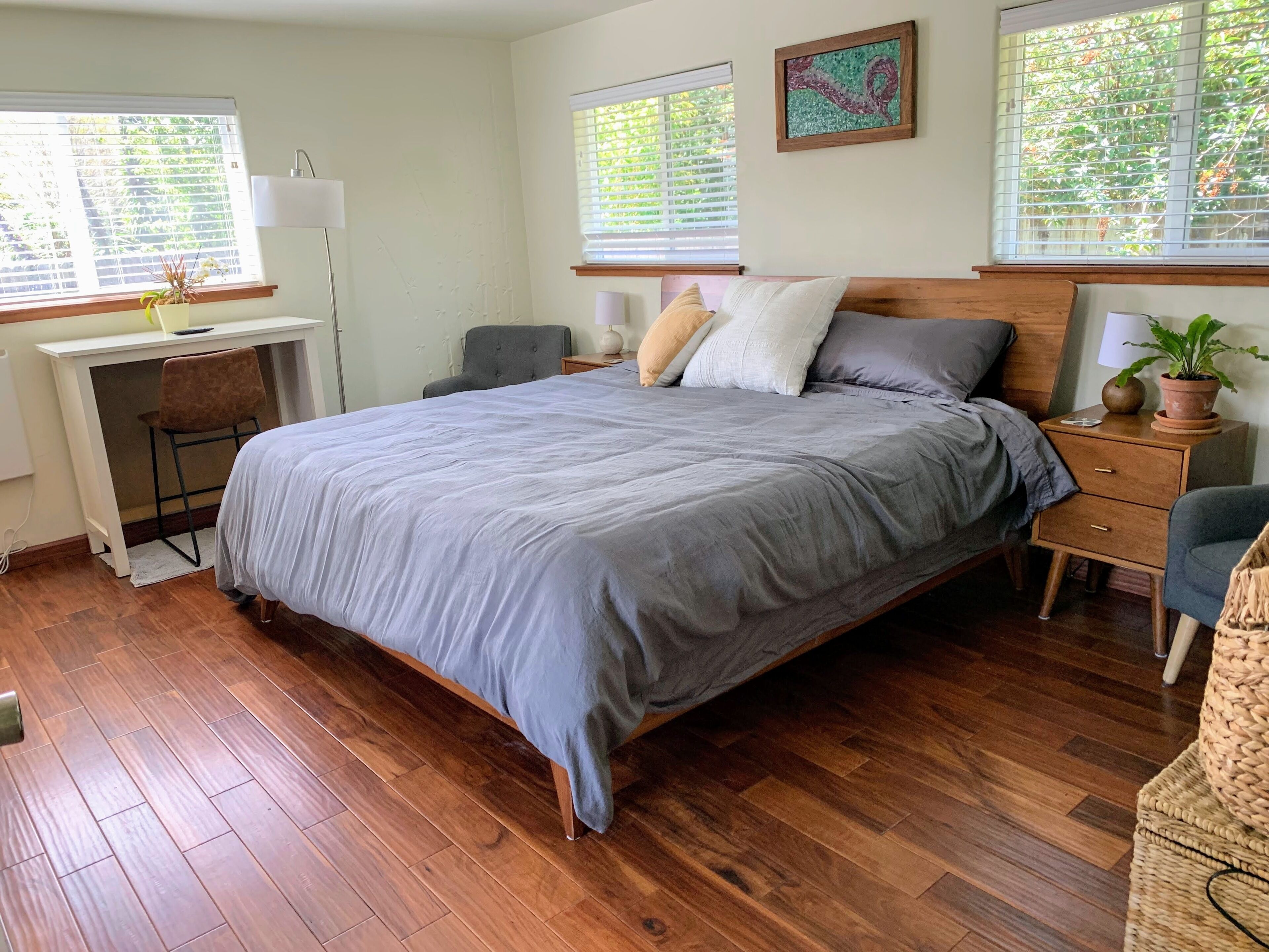 3 habitaciones, escritorio, tabla de planchar con plancha y wifi gratis 