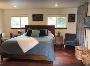 3 室のベッドルーム、デスク、アイロン / アイロン台、WiFi (無料)