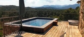 LARGE NEW SHEEPFOLD HEATED SWIMMING POOL SEA VIEW 