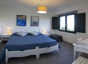 2 bedrooms, in-room safe, desk, travel crib