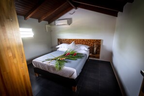 Iron/ironing board, travel crib, free WiFi, bed sheets - RENT: Bas Villa (t4) - Castel LAMENTIN (LAMENTIN)