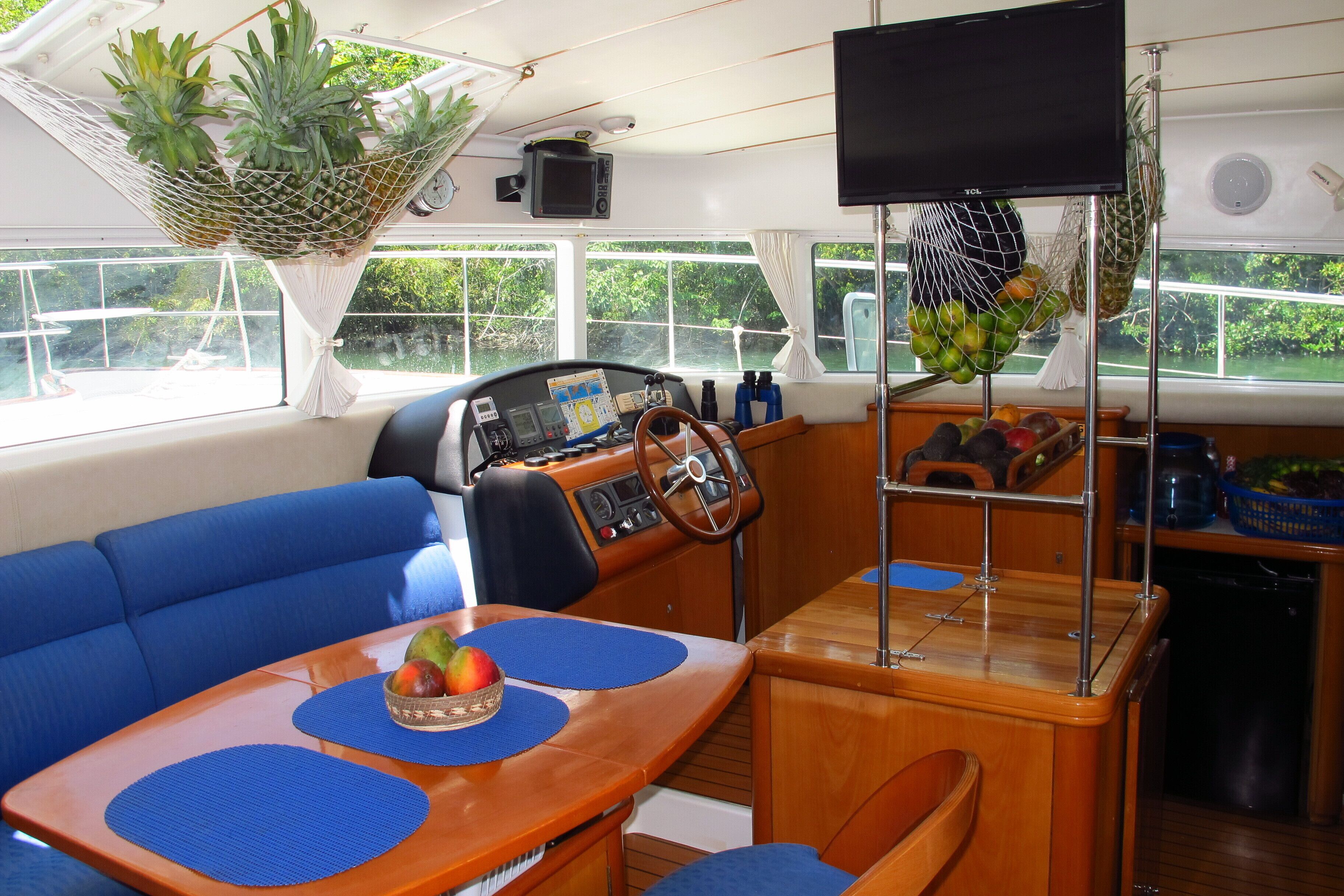 3 Best Yacht Charters In Belize | Trip101