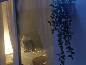 Deluxe Room, 1 Bedroom, Non Smoking, 2 Bathrooms | Laptop workspace, blackout drapes, iron/ironing board - Oporto Explorers (Porto)