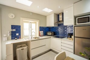 Shared fridge, microwave, espresso maker, coffee/tea maker - Oporto Explorers (Porto)