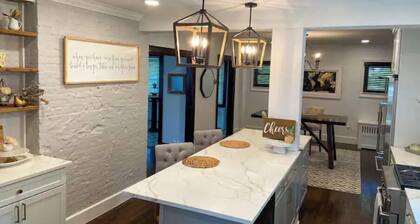 Gorgeous, Fully Remodeled Open Floor-Plan!