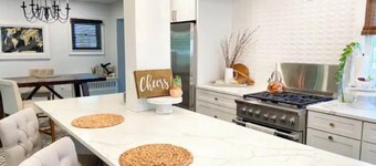 Gorgeous, Fully Remodeled Open Floor-Plan!