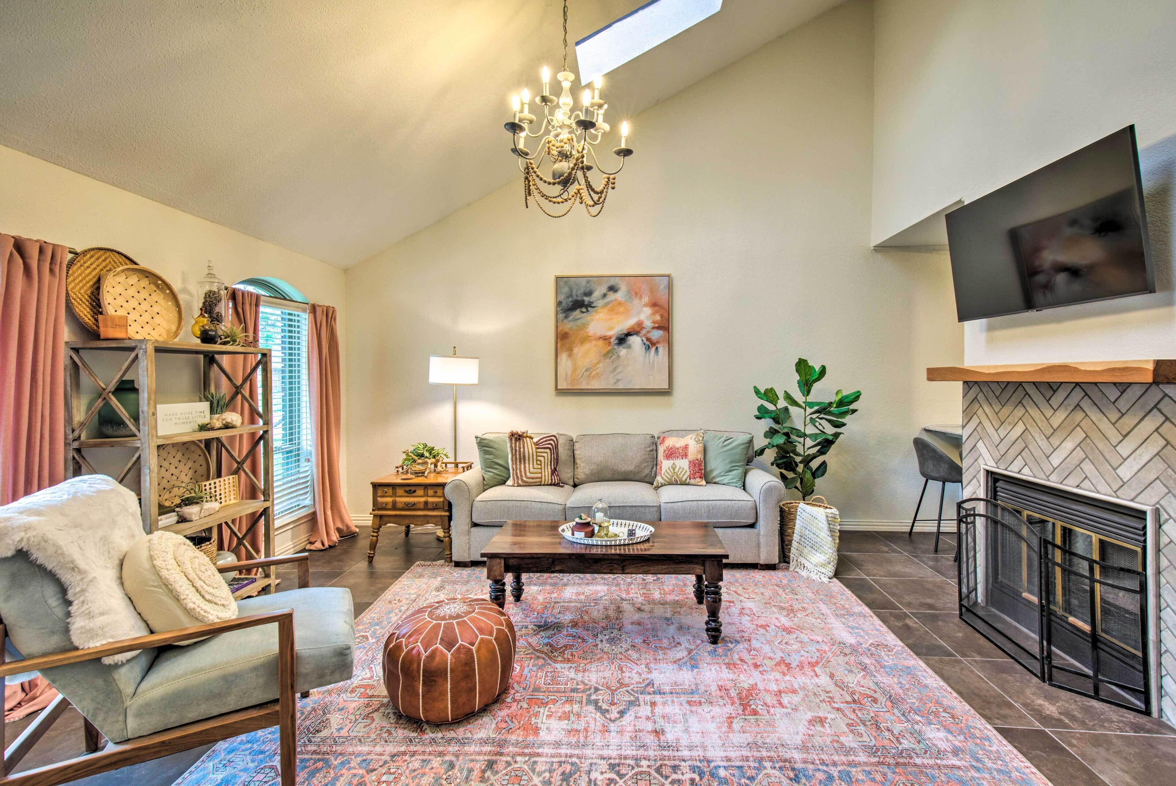 Modern Coppell Retreat w/ Patio + Fire Pit!