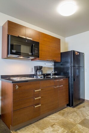 Private kitchen - My Place Hotel (Kalispell)