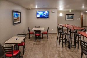 Dining - My Place Hotel (Kalispell)