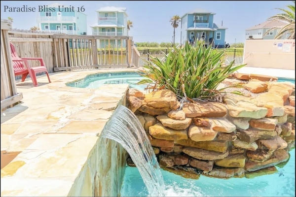 Piscina all'aperto, una piscina riscaldata