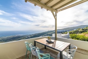 Outdoor dining - Apopsis Tinos - Cycladic house with stunning view (Tinos)