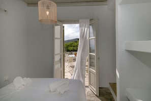 3 bedrooms, iron/ironing board, free WiFi, bed sheets - Apopsis Tinos - Cycladic house with stunning view (Tinos)